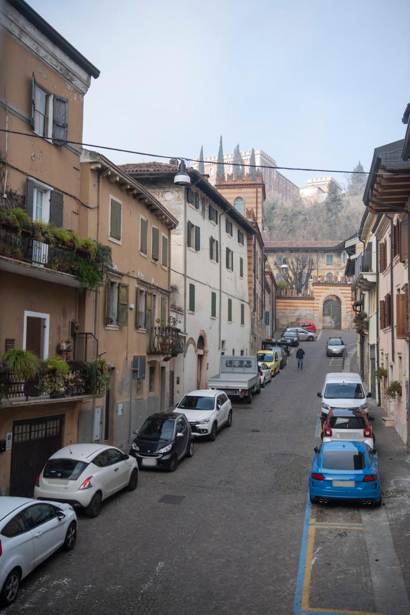 Ai Piedi Del Castello / 4Pl / Apt. Full Verona Exterior foto